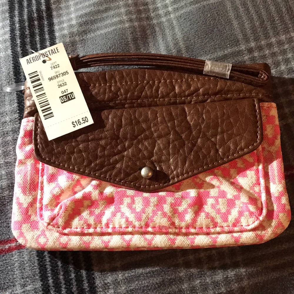 Aéropostale Wristlet